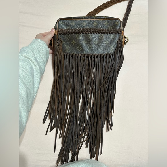Vintage Boho Authentic Louis Vuitton Fringe Crossbody - Picture 4 of 9